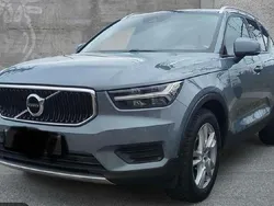 Grau Gebraucht 2019 Volvo XC40 SUV | 24.900 € (Teuer)