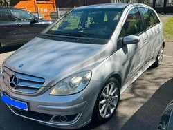 Grau Gebraucht 2005 Mercedes B180 Van / Kleinbus | 5.500 €