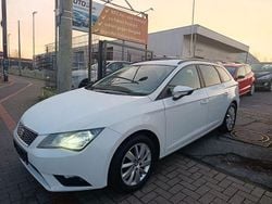 Weiß Gebraucht 2014 Seat Leon ST Reference Kombi | 5.800 € (Fairer Preis)