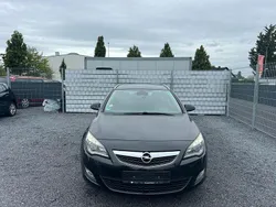 Schwarz Gebraucht 2012 Opel Astra Innovation Kombi | 2.800 € (Fairer Preis)