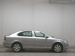 Cappuccinobeige metallic Gebraucht 2012 Skoda Octavia Elegance Limousine | 7.450 € (Guter Preis)