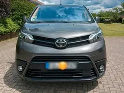 Grau Gebraucht 2020 Toyota Proace Verso Executive Kombi | 39.500 € (Teuer)