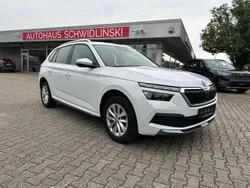 Moon white metallic (metallic) Gebraucht 2023 Skoda Kamiq Style SUV | 22.990 € (Fairer Preis)