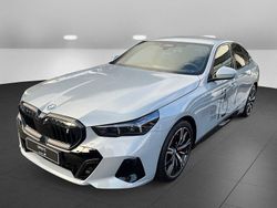 M brooklyn grau metallic Gebraucht 2024 BMW i5 Limousine | 75.400 €