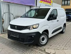 Lack weiss banquise/typ aussen Gebraucht 2020 Peugeot Partner Premium Van / Kleinbus | 11.999 € (Guter Preis)