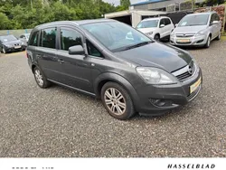 Grau Gebraucht 2012 Opel Zafira Family Van / Kleinbus | 4.999 € (Fairer Preis)