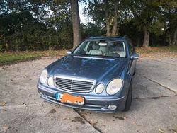 Blau Gebraucht 2005 Mercedes E280 Kombi | 3.800 €