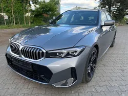 Grau Gebraucht 2024 BMW 330 M Sport Kombi | 35.950 € (Guter Preis)