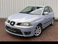 Blau Gebraucht 2004 Seat Ibiza Kleinwagen | 1.950 € (Etwas zu teuer)