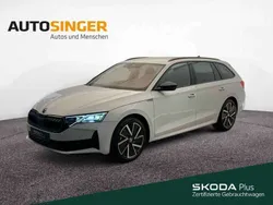 Moonweiß perleffekt Gebraucht 2024 Skoda Octavia SportLine Kombi | 34.890 € (Fairer Preis)