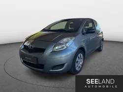 Silber Gebraucht 2009 Toyota Yaris Cool Kleinwagen | 3.600 € (Fairer Preis)