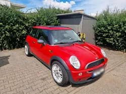 Rot Gebraucht 2003 Mini ONE Kleinwagen | 2.800 € (Fairer Preis)