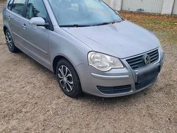 Grau Gebraucht 2007 VW Polo Kleinwagen | 1.750 € (Fairer Preis)