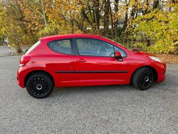 Rot Gebraucht 2011 Peugeot 207 Kleinwagen | 2.700 € (Fairer Preis)