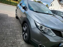 Grau Gebraucht 2016 Nissan Qashqai SUV | 12.500 € (Fairer Preis)
