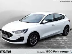 Weiss Gebraucht 2024 Ford Focus Titanium Limousine | 21.750 € (Superpreis)