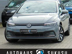 Grau Gebraucht 2023 VW Golf VIII Move Limousine | 19.990 € (Fairer Preis)