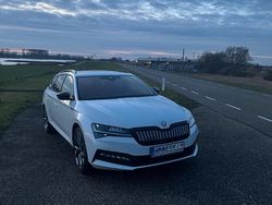 Weiß Gebraucht 2020 Skoda Superb SportLine Kombi | 28.000 € (Teuer)
