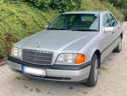 Silber Gebraucht 1995 Mercedes C220 Limousine | 13.500 €