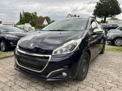 Blau Gebraucht 2016 Peugeot 208 Style Kleinwagen | 4.000 € (Guter Preis)