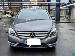 Grau Gebraucht 2013 Mercedes B200 Van / Kleinbus | 8.999 € (Guter Preis)