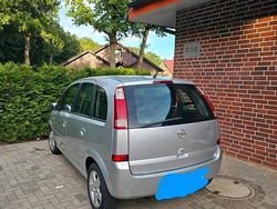 Grau Gebraucht 2003 Opel Meriva Van / Kleinbus | 2.150 € (Fairer Preis)