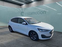 Weiß Gebraucht 2024 Ford Focus Titanium | 26.020 € (Guter Preis)