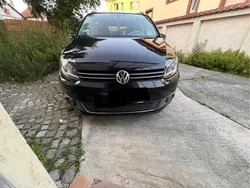 Schwarz Gebraucht 2011 VW Touran Van / Kleinbus | 5.850 € (Fairer Preis)
