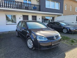 Schwarz Gebraucht 2004 VW Golf V Kleinwagen | 4.600 € (Fairer Preis)