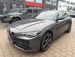 Grau Gebraucht 2024 Alfa Romeo Giulia Premium Limousine | 35.950 € (Fairer Preis)
