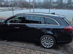 Schwarz Gebraucht 2016 Opel Insignia Eco Kombi | 8.490 € (Etwas zu teuer)