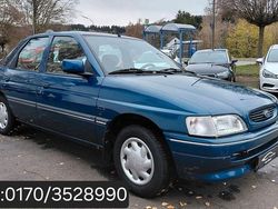 Grün Gebraucht 1994 Ford Escort Limousine | 1.499 €