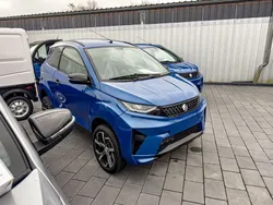Blau Neu 2024 Aixam Crossover Premium | 21.315 € (Etwas zu teuer)