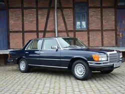 Blau Gebraucht 1976 Mercedes S280 Limousine | 23.490 €