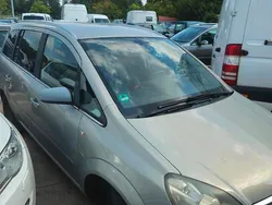 Silber Gebraucht 2009 Opel Zafira Van / Kleinbus | 1.250 €