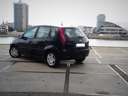 Blau Gebraucht 2004 Ford Fiesta Ghia Kleinwagen | 3.300 € (Teuer)