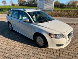 Weiß Gebraucht 2012 Volvo V50 Kombi | 4.444 €