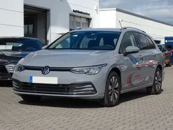 Mondsteingrau Gebraucht 2024 VW Golf VIII Move Kombi | 23.990 € (Superpreis)