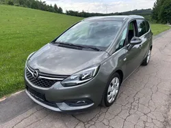 Grau Gebraucht 2016 Opel Zafira Innovation Van / Kleinbus | 9.490 € (Guter Preis)