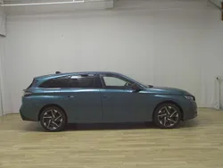 Blau Gebraucht 2022 Peugeot 308 Allure Kombi | 15.780 € (Fairer Preis)