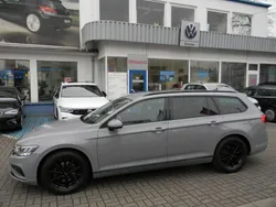 Grau Gebraucht 2023 VW Passat Kombi | 27.998 € (Superpreis)