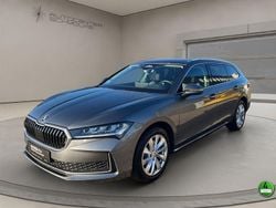 Grau Gebraucht 2024 Skoda Superb Selection Kombi | 33.900 € (Guter Preis)