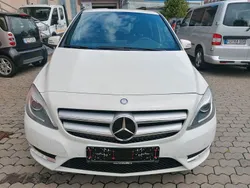 Weiß Gebraucht 2014 Mercedes B180 Van / Kleinbus | 8.950 € (Superpreis)
