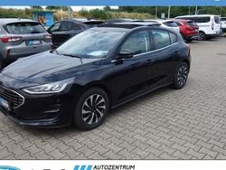 Schwarz Gebraucht 2024 Ford Focus Titanium Limousine | 22.979 € (Guter Preis)