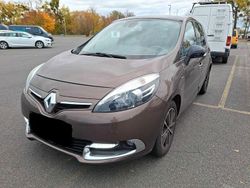 Braun Gebraucht 2014 Renault Scénic III Bose Edition Van / Kleinbus | 6.990 € (Fairer Preis)