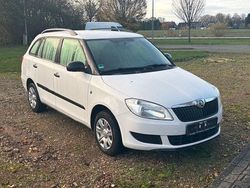 Weiß Gebraucht 2014 Skoda Fabia Cool Edition Kombi | 5.000 € (Fairer Preis)