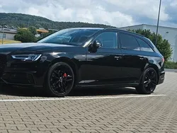 Schwarz Gebraucht 2017 Audi A4 Black Edition Limousine | 22.500 €