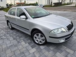 Stribrna diamantova/diamantsil Gebraucht 2006 Skoda Octavia Elegance Kleinwagen | 4.400 € (Teuer)
