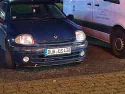 Blau Gebraucht 1999 Renault Clio II Limousine | 700 € (Guter Preis)