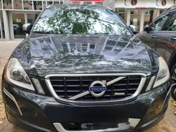 Blau Gebraucht 2013 Volvo XC60 R-Design SUV | 11.500 € (Superpreis)